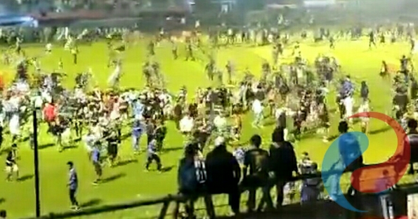 Permalink ke 2 Anggota Polri Tewas, 1 Luka Berat Insiden Kerusuhan di Stadion Kanjuruhan Malang