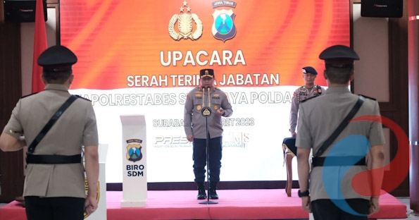 Permalink ke Kapolda Jatim Pimpin Sertijab Kapolrestabes Surabaya