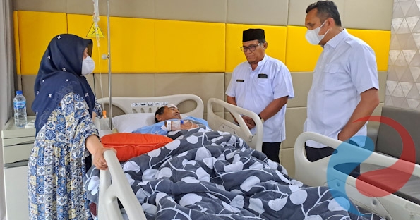 Permalink ke Bupati Pidie Wahyudi Adisiswanto Menjenguk Bupati Aceh Timur di Rumah Sakit