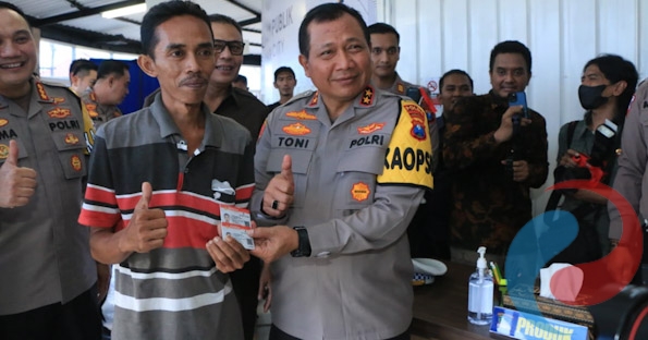 Permalink ke Gerai Layanan SIM dan SKCK di Kaza Mal Surabaya Dibuka Resmi Oleh Kapolda Jatim